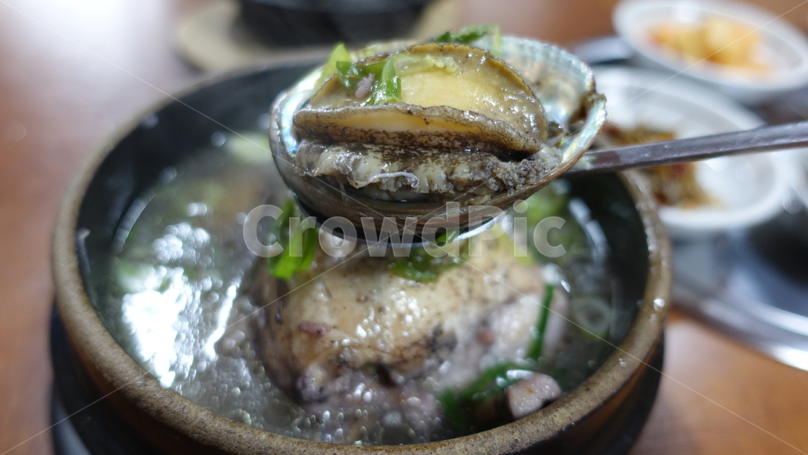 음식,제주도음식,한국음식,식사,dish,meal,food,koreanfood,jejuisland,전복,뚝배기,조개,전복삼계탕