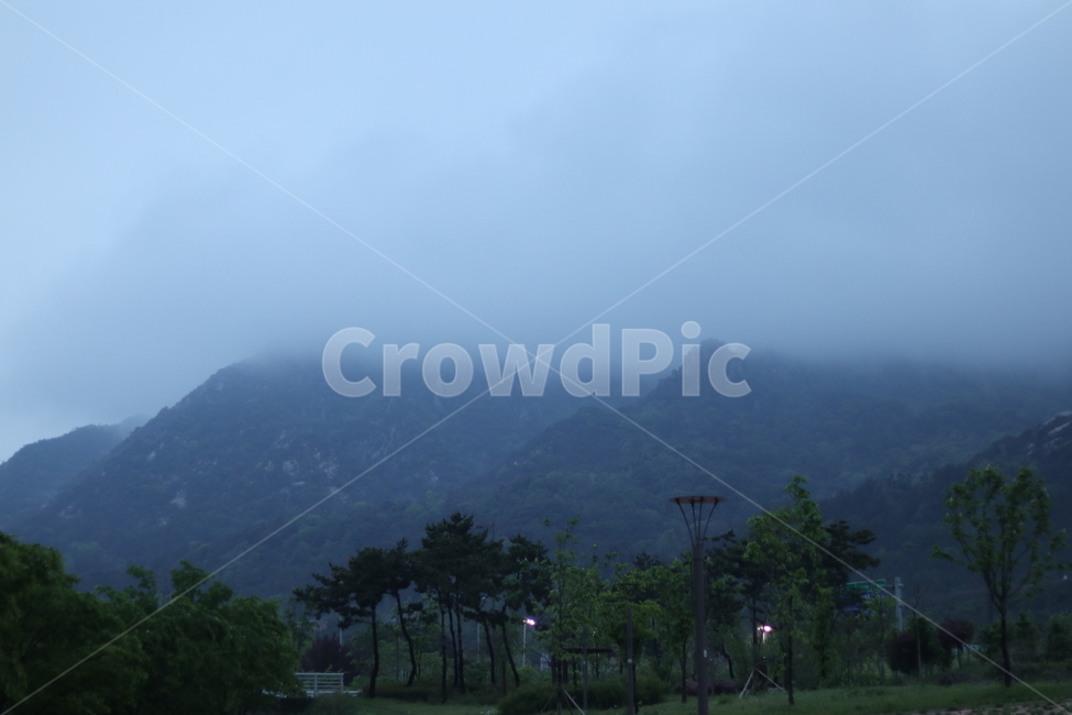 용봉산,비,구름,흐림,봄,자연,풍경,nature,landscape,한국자연풍경,한국자연경관,korea nature landscape,weather,날씨,outdoors,옥외