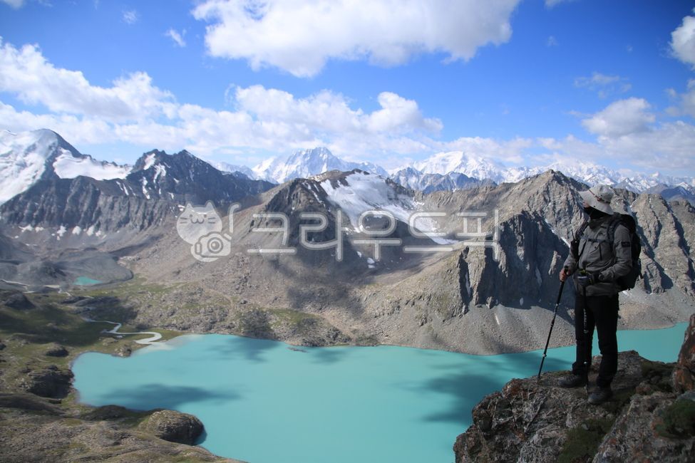 키르기스스탄,아라콜패스,알틴아라샨,아라콜호수,산중호수,자연,키르기즈스탄,키르키즈스탄,키르키스스탄,트레킹,등산,중앙아시아,사람,인물,인간,human,person,여행,휴가,traveling,vacation,trip