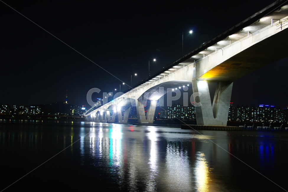 한강,야경,불빛,조명,다리,도시,도심야경,도시야경,야경,밤,풍경,nightscape,night,landscape,건축물,건물외관,exterior,building,structure,architecture,construction,건물,bridge