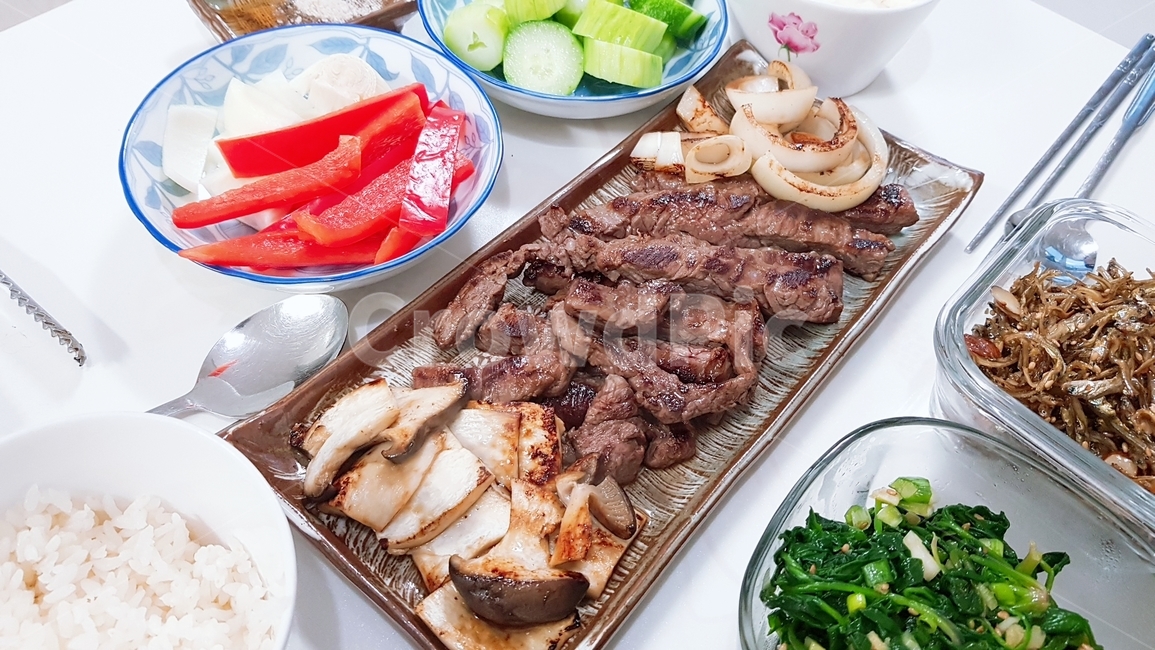 집밥,식사,밥상,소고기,저녁식사,쇠고기,구이,쌀밥,반찬,음식,식재료,요리,food,cook,meal,dishes,food reserves