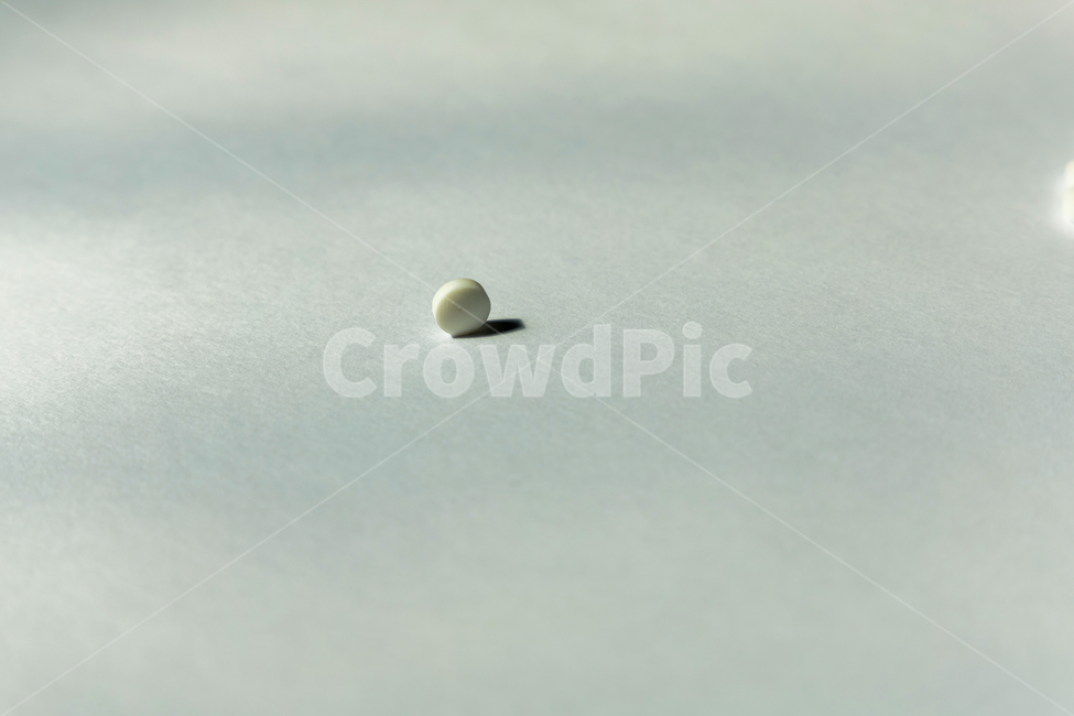 care,closeup,dose,drug,green,health,healthy,illness,medical,medicament,medication,medicine,nutrition,pharmaceutical,pharmacy,pill,prescription,tablet,vitamin,white,약,비타민,알약,캡슐,치료약