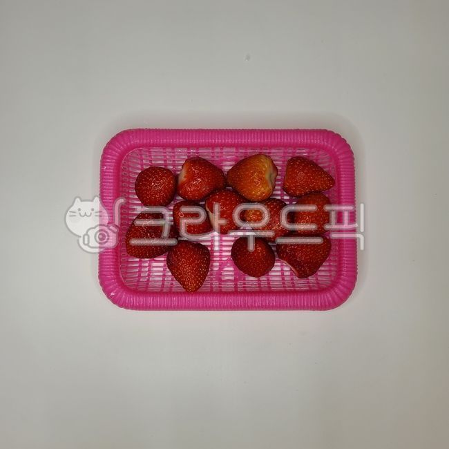 basket,fruit,strawberry,fresh,spring strawberries