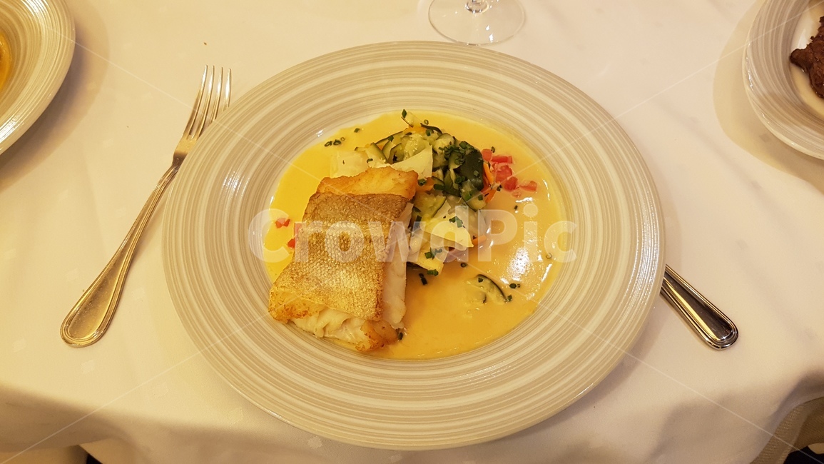 음식,레스토랑,플레이팅,송어찜,식사,요리,생선