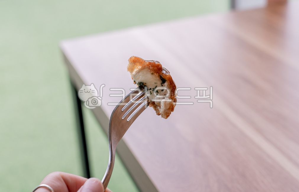 meal,lunch,fork,porkcutlet,Cheese pork cutlet,pork cutlet,food