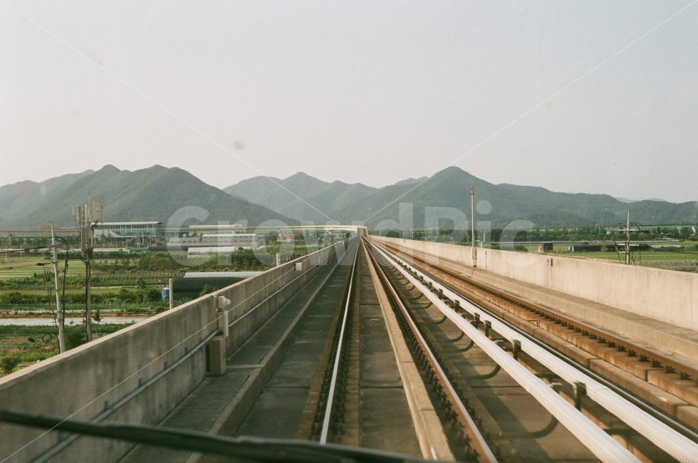 풍경,철로,기차,필름,감성,교통,교통수단,traffic,transportation,train track,기찻길,railway,철도,rail,레일,road,도로