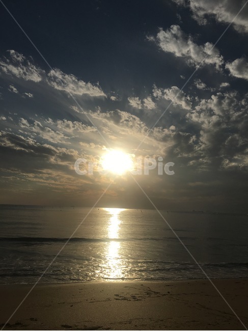 바다,노을,하늘,구름,태양,해수욕장,수평선,분위기,초저녁