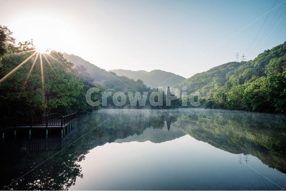 새벽,저수지,반영,물안개,산책,빛갈림,자연,풍경,nature,landscape,한국자연풍경,한국자연경관,korea nature landscape,water,물,outdoors,옥외,lake,호수