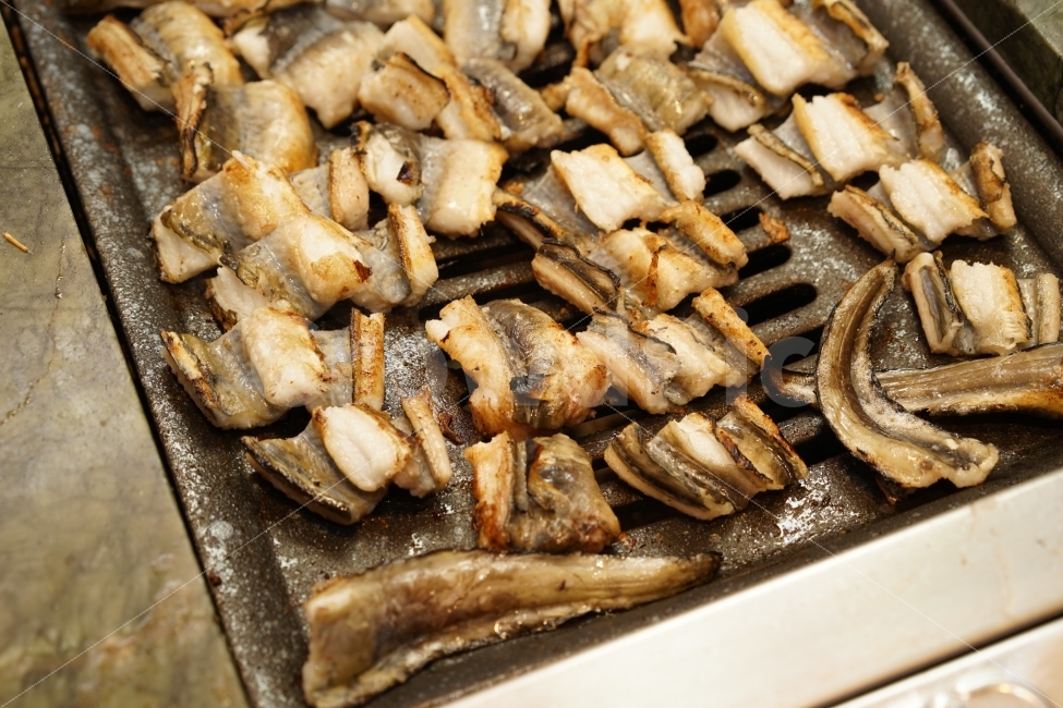 	먹방,음식,장어,장어구이,보양식,보양,구이,안주,소주안주,생선,먹거리,건강,원기회복,술안주,음식,식재료,요리,food,cook,meal,dishes,food reserves,육류,고기,meat,수산물,해산물,fishery products,seafood,한식,한국음식,한국요리,korean food,korean dishes,korean meal,korean cook