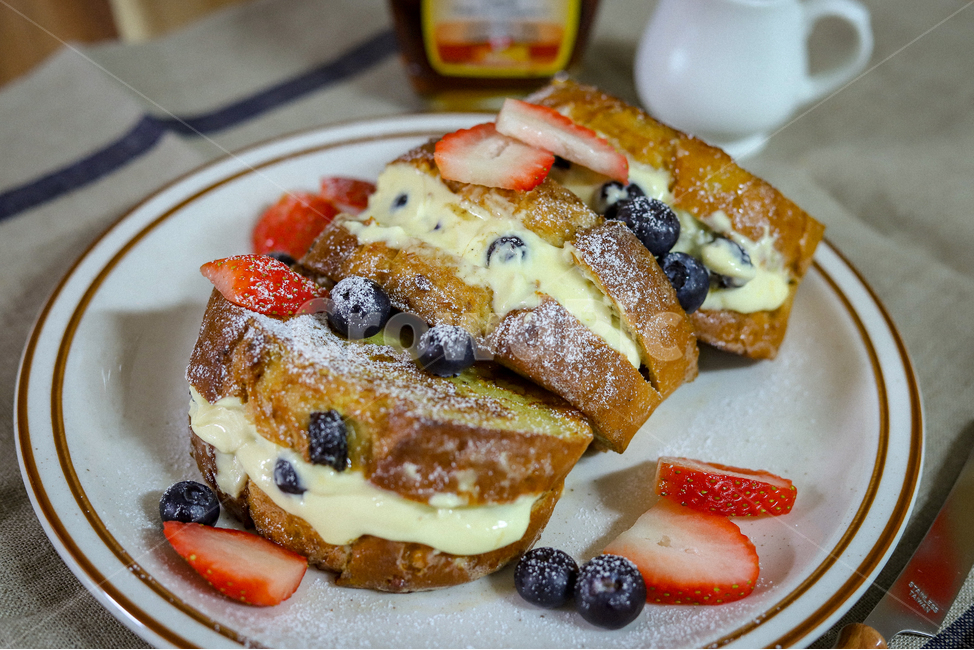 flour food,lunch,Cooking,egg,maplesyrup,creamcheese,scene,cheese,baking,Production,prep,wood,tablesetting,grain,raisinbread,frying pan,Sugar powder,pan,bakery,blueberry,tree,toast,knife,solid wood,dish,brunch,butterknife,breakfast,fruit,concept,plate,conf