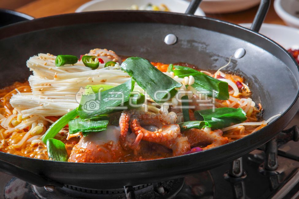 산낙지,낙지,낙지볶음,산낙지볶음,통산낙지볶음,낙지덮밥,산낙지연포탕,연포탕,해산물,수산물,낙지연포탕,통산낙지,통낙지볶음,통낙지,해물,활낙지,건강식,영양식,보양식,한국음식,식사,먹거리,음식,요리,횟집,산낙지요리,국내산산낙지,국내산낙지,낙지볶음소스,낙지볶음양념,양념,볶음양념,해산물요리,볶음탕,낙지볶음탕,국내산낙지볶음,해물요리,국내산산낙지볶음,낙지요리