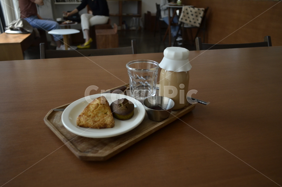 디저트,밀크티,카페,휴식,브라운,음식,식재료,요리,food,cook,meal,dishes,food reserves,디저트,간식,후식,dessert,snack