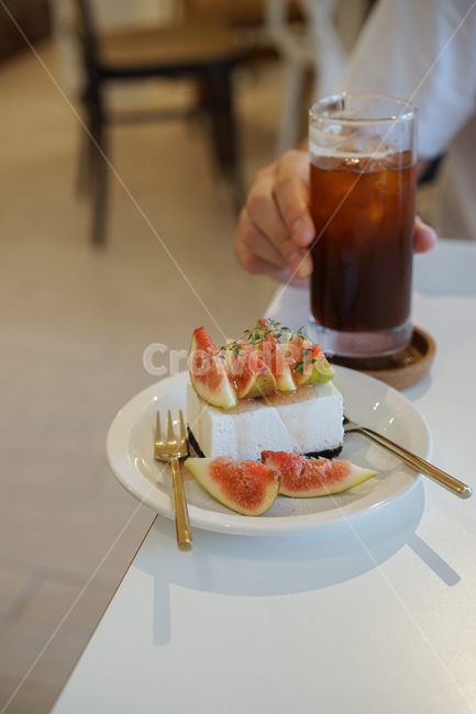 무화과디저트,무화과케익,디저트,음료,카페,간식,cafe,음식,식재료,요리,food,cook,meal,dishes,food reserves,디저트,간식,후식,dessert,snack
