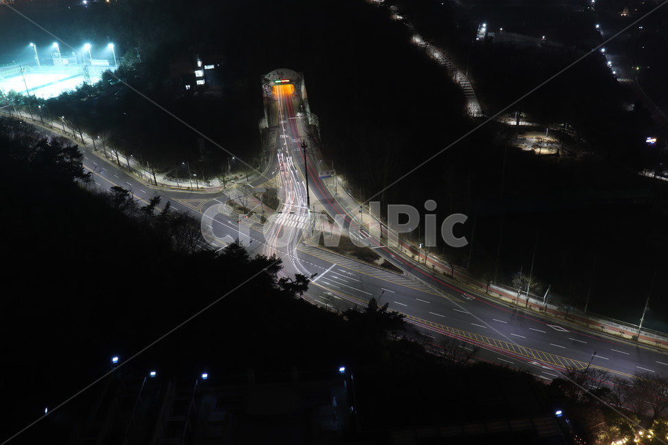 도시,야경,풍경,도로,자동차,야경,밤,풍경,nightscape,night,landscape,교통,교통수단,traffic,transportation,road,outdoors,옥외,경치,nature,자연,scenery,intersection,교차로