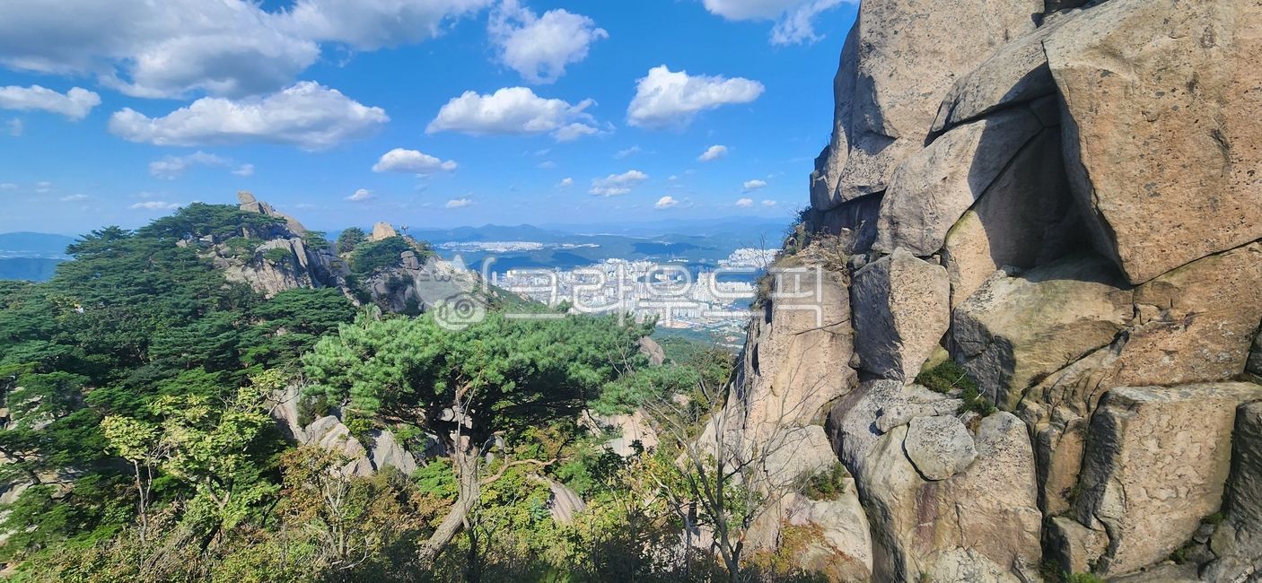 등산,도봉산,자운봉,서울전경,가을하늘,자연,outdoors,바위,낭떠러지,rock,nature