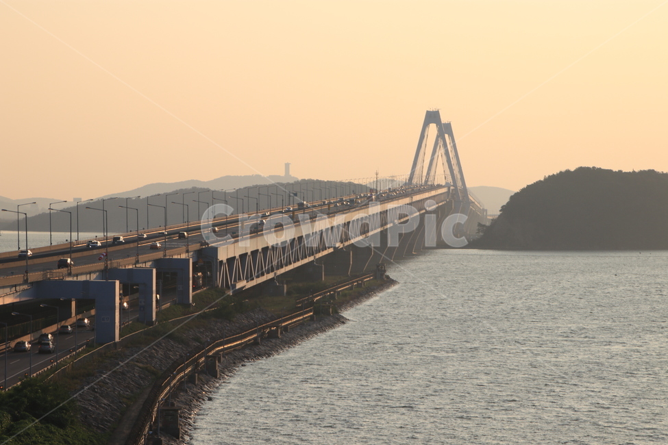 인천대교,다리,bridge,차,도로,물,바다,산