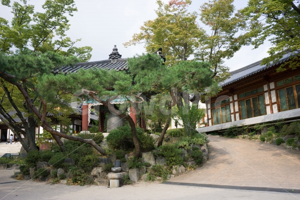 한국전통,한국문화,koreantaditional,koreaaculture,길상사,temple,한옥,종교,전통문화,기와,종,한국전통,한국문화,korean traditional,korean culture,종교,신앙,religion,belief,faith