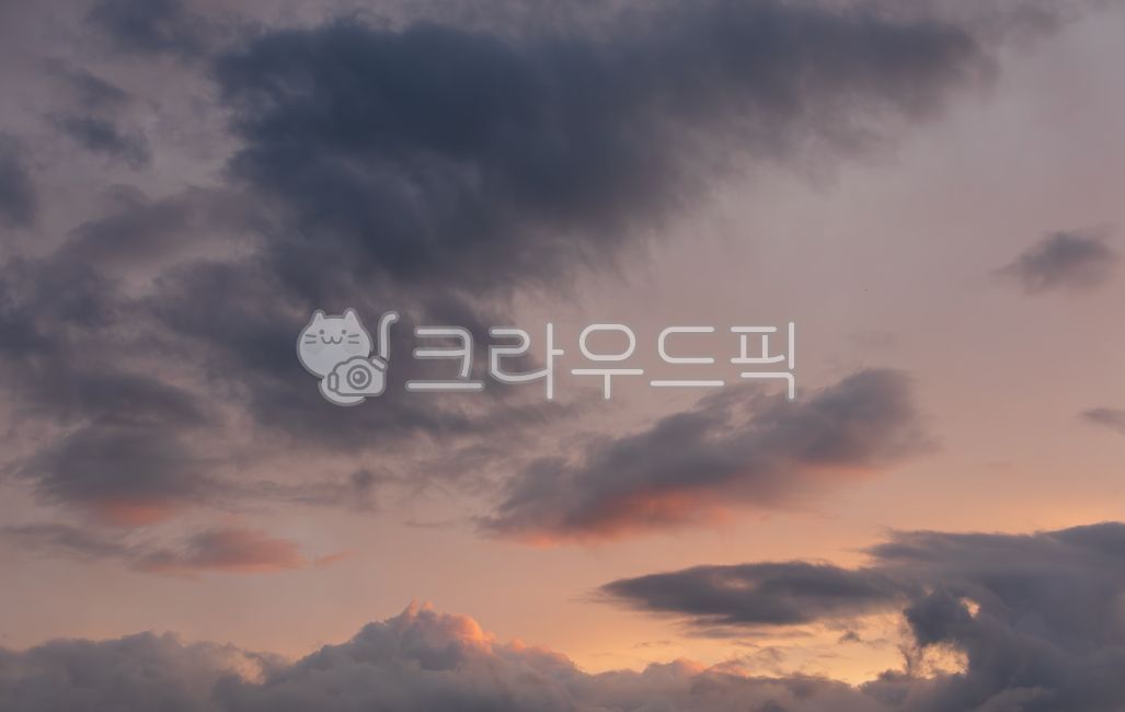 sky,nature,magnificent,sunset light,sun,Orange,cloud,outdoor,orange,sunlight,dark clouds,cumulus,covered,weather,nightfall