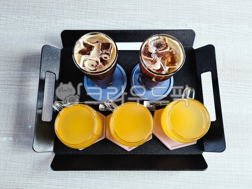 커피,음료수,아이스아메리카노,음료,여러잔,coffee,food,음식,cup,컵