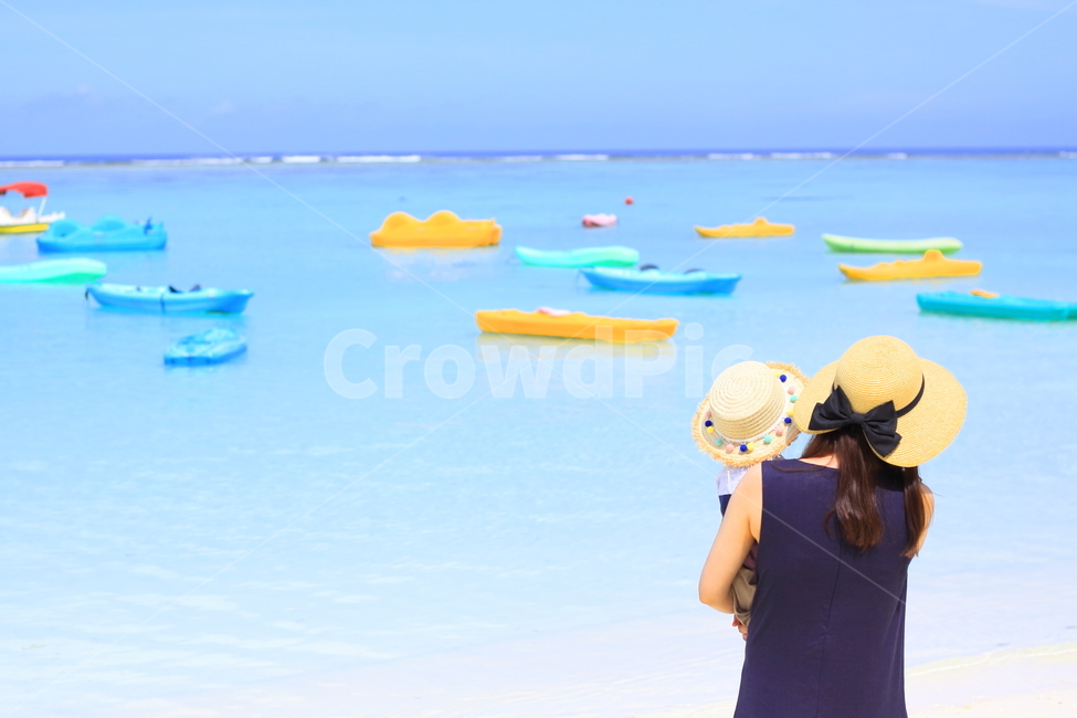 바다사진,괌바다,아기와엄마,sea,baby,해변,바다,beach,sea,사람,인물,인간,human,person,여성,여자,woman,female,lady,가족,패밀리,family,영유아,아기,애기,아이,infants,baby,여행,휴가,traveling,vacation,trip