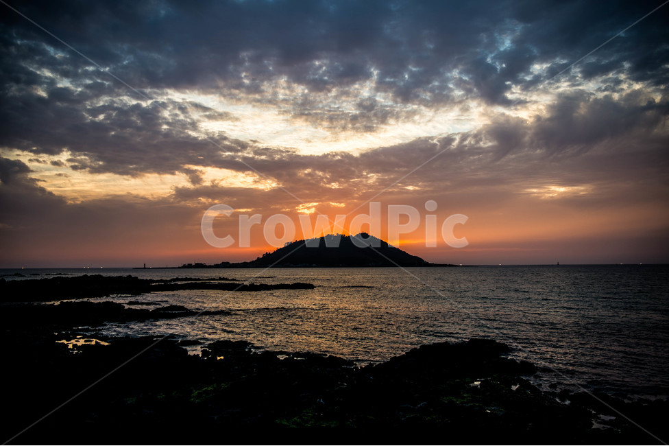 일몰,노을,풍경,바다,하늘,구름,제주일몰,제주도일몰,비양도,자연,풍경,nature,landscape,한국자연풍경,한국자연경관,korea nature landscape,제주도,jeju,jeju island,outdoors,옥외,land,땅,shoreline,해안선,water,물,ocean,대양,sea