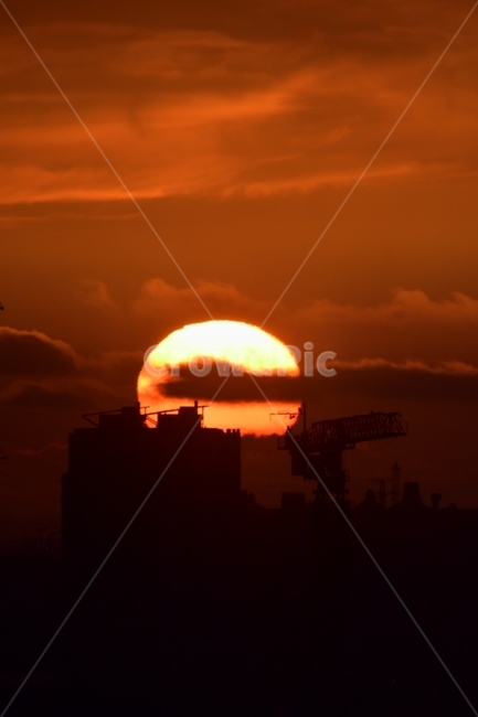 일몰,저녁놀,구름,태양,도시,도시,풍경,city,landscape,실루엣,그림자,silhouette,shadow,nature,자연,outdoors,옥외,sunlight,햇빛