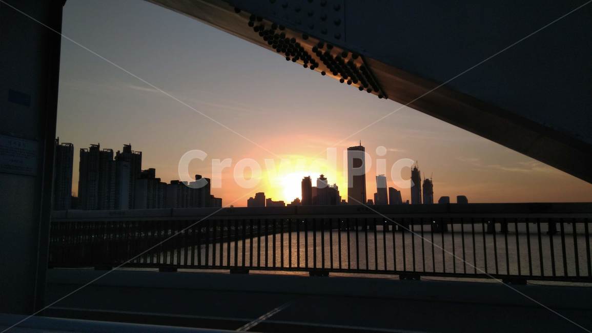 여의도,노을,sunset,퇴근,러시아워,한강대교,한강,rushhour,seoul,서울,도시,풍경,city,landscape,실루엣,그림자,silhouette,shadow,nature,자연,outdoors,옥외,sunlight,햇빛