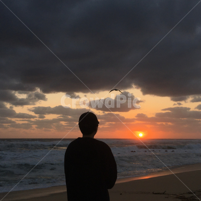 nature,자연,인간,person,사람,새벽,붉은하늘,redsky,일몰,하늘,sunset,sunlight,햇빛,사람,인물,인간,human,person,인물실루엣,사람실루엣,character silhouette,human silhouette