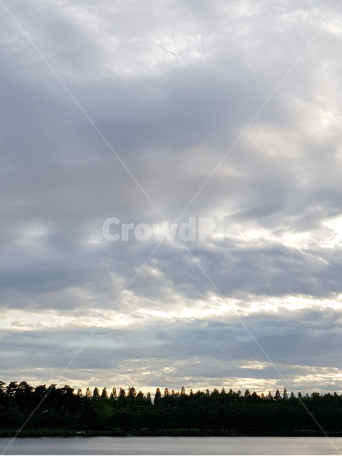 하늘,호수,나무,숲,블루,그레이,구름,선셋,석양,sky,lake,tree,forest,blue,grey,cloud,sunset,공원,park,자연,풍경,nature,landscape,outdoors,옥외,weather,날씨