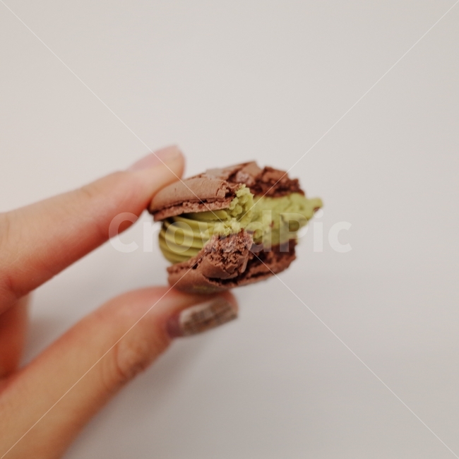마카롱,음식,디저트,푸드,food,macaron,dessert,사람,인물,인간,human,person,신체일부,몸,body,음식,식재료,요리,food,cook,meal,dishes,food reserves,디저트,간식,후식,dessert,snack