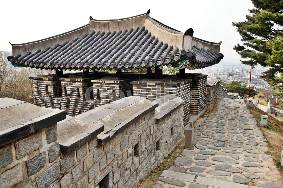 Seoporu,rampart,Mars,Joseon Dynasty,gable roof,castle,UNESCO World Heritage Site,hipped roof,Suwon Hwaseong Fortress,Foru,perspective crenellation