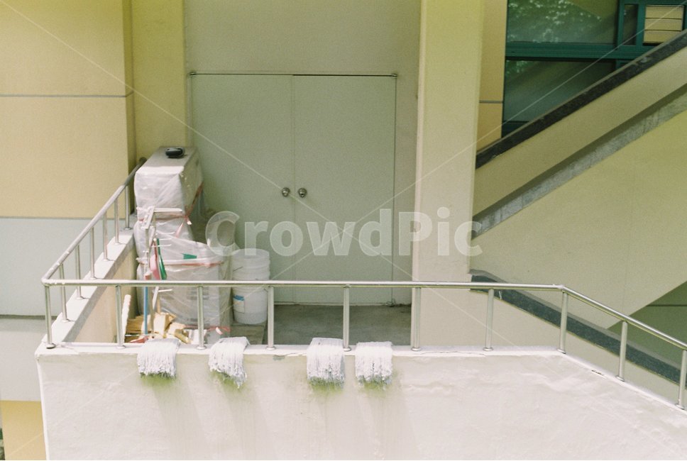 학교,청소,계단,걸래,건조,문,철문,건축물,건물외관,exterior,building,structure,architecture,construction