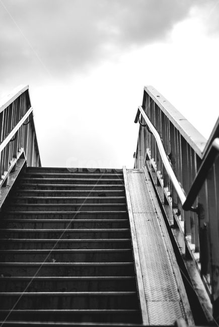handrail,난간,banister,계단,railing,흑백