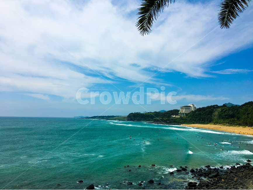 제주,바다,해변,여름,풍경,제주도,경치,전경,절경,바닷가,섬,한국,대한민국,파라다이스,낙원,자연,파도,파도타기,서핑,서핑보드,휴식,휴일,휴양지,물,하늘,블루,파란색,푸른색,파랑,빌딩,건물,구름,해안,해안가,힐링,배경,바탕,백그라운드,나무,야외,사람,인물,바위,암석,돌,모래,jejuisland,sea,beach,summer,ocean,seascape,landscape,jeju,island,korea,panorama,paradise,natural,nature,surf,surfboard,surfing,holiday,resort,view,water,sky,blue,building,cloud,clouds,coast,beautiful,beauty,asia,awesome,healing,background,leaf,outdoor,people,rock,stone,sand,scenic,shore,자연,풍경,nature,landscape,해변,바다,beach,sea,대양,outdoors,옥외,promontory,곶,shoreline,해안선,land,땅