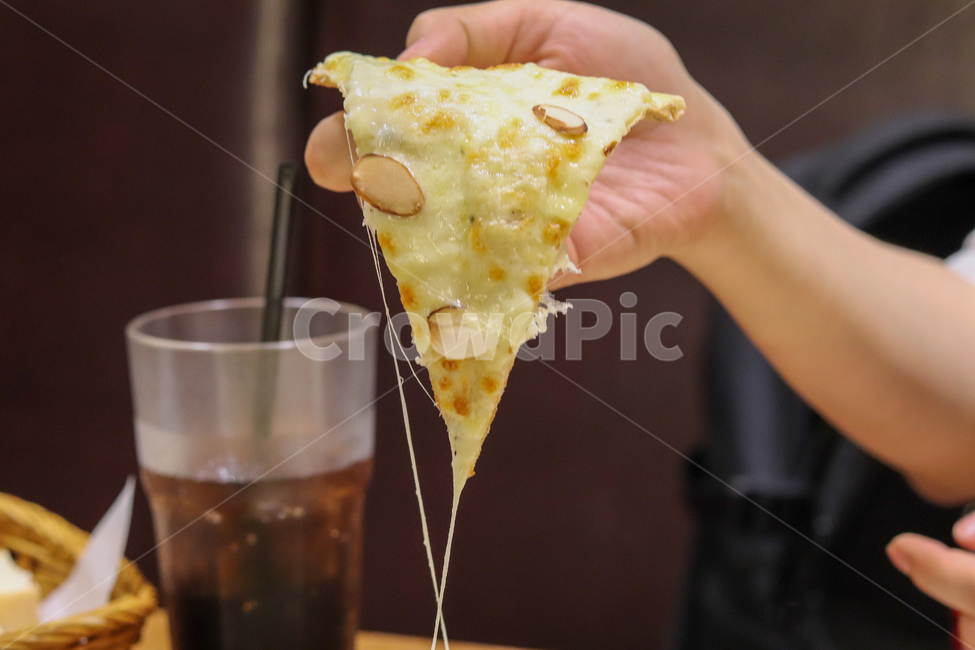 피자,pizza,고르곤졸라,고르곤졸라피자,꿀,음식,식재료,요리,food,cook,meal,dishes,food reserves,양식,서양음식,서양요리,western food,western dishes,western meal,western cook