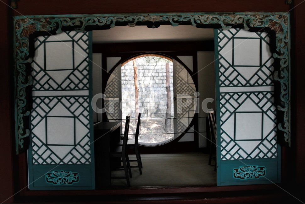 경복궁,집옥재,실내,내부,반월형,창문,한국전통,한국문화,korean traditional,korean culture,건축물,건물외관,exterior,building,structure,architecture,construction