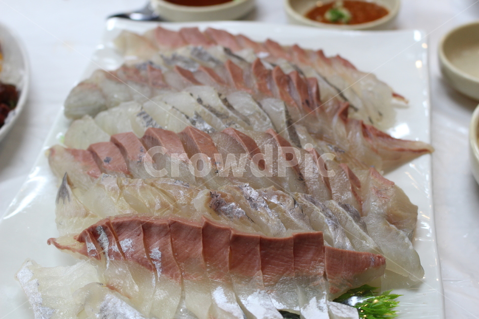 방어,회,방어회,횟집,안주,음식,식재료,요리,food,cook,meal,dishes,food reserves,수산물,해산물,fishery products,seafood