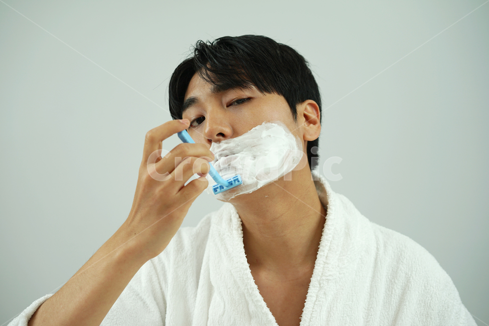 남성,남자,면도기,면도,수염,뷰티,쉐이빙폼,제모,스킨케어,사람,인물,인간,human,person,남성,남자,man,male,뷰티,미용,beauty treatment