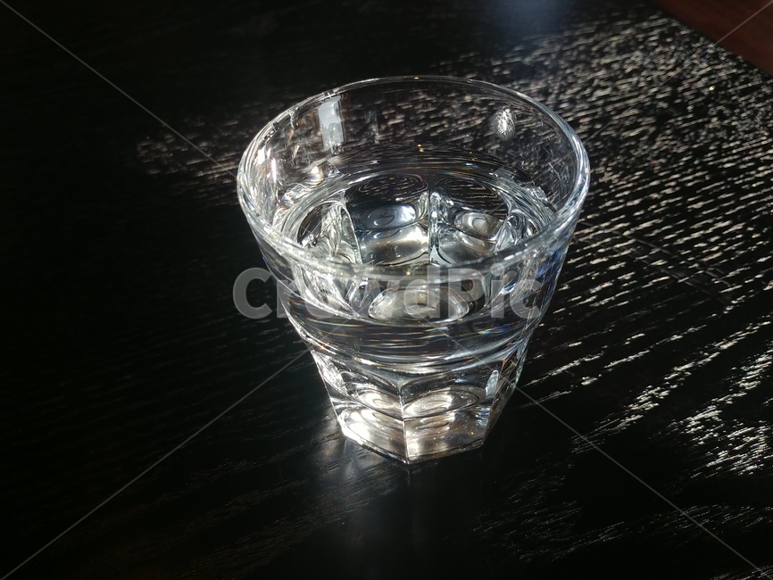 물잔,햇빛,컵,유리,유리컵,반사,음료수,drink,beverage