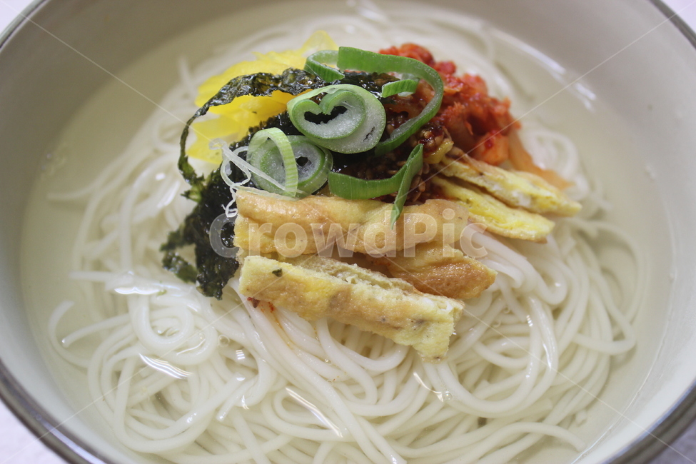 noodle,국수,food,음식,집밥,고명,김치,파,계란,단무지,김,음식,식재료,요리,food,cook,meal,dishes,food reserves,면류,면요리,noodles