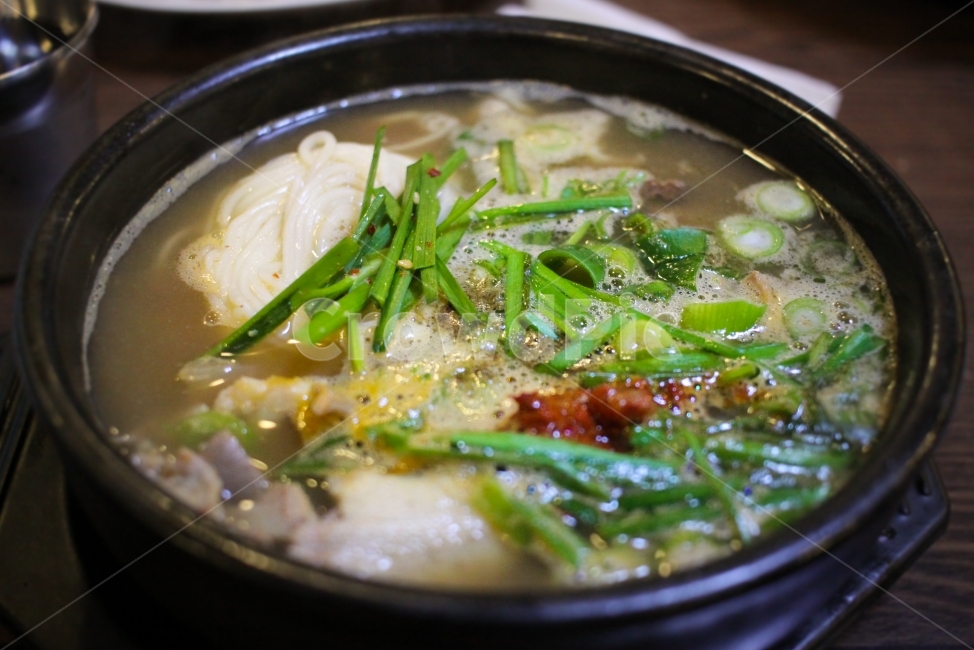 국밥,한국전통,음식,요리,한식,식재료,음식사진,돼지국밥,설렁탕,부추,국수,돼지고기,한국요리,traditional,tradition,국요리,양념,뜨거운음식,뜨거움,뚝배기,그릇,뚝배기그릇,서민,겨울음식,겨울,가을음식,가을,뜨끈,뜨끈뜨끈,감성사진,korea,southkorea,koreanfood,food,cook,dish,음식,식재료,요리,food,cook,meal,dishes,food reserves,한식,한국음식,한국요리,korean food,korean dishes,korean meal,korean cook