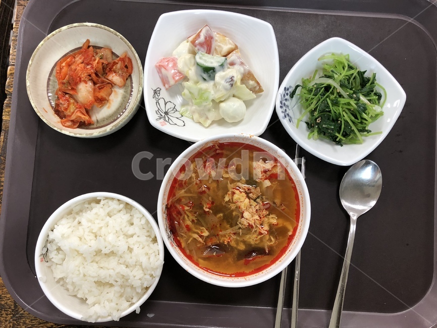 학식,밥,김치,식단,사라다,샐러드