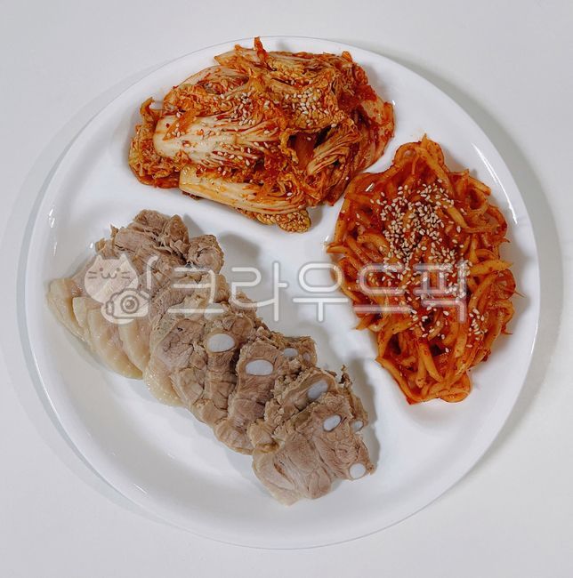 seasoning,Radish kimchi,plate,Bossam,pork,bowl,boiled pork,pig,Raw vegetable kimchi,Geotjeori,boiled meat,Sharing plate,Kimchi,kimchi,Raw radish vegetables,Radish raw vegetable kimchi,cochlear bone,food,meal,Pickled vegetables,meat,sesame,arch,Sesame