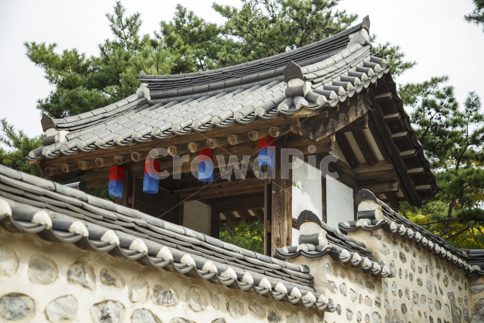 전통가옥,한국의미,기와집,처마,담장,담벼락,담,목주택,목조주택,기와,마루,옛날집,조선시대,조선,한국의집,대문,시간여행,서울,한국,culture,tradition,wall,door,roof,gate,한국전통,한국문화,korean traditional,korean culture,건축물,건물외관,exterior,building,structure,architecture,construction
