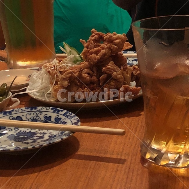 가라아게,닭튀김,치킨,치맥,이자카야,생맥주,일식,튀김,음식,요리,안주,술,감성