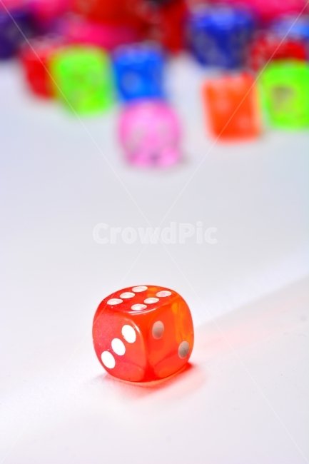 주사위,놀이,게임,도박,카지노,큐브,사각,네모,점,cube,dice,인생,결정,운명,선택,초이스,choice시안,광고,디자인,디자이너,사보,카다로그,브로셔,리플렛,잡지,홍보,마케팅,전단,출판,편집,sns,ebook,칼라풀,colorful,색상,느낌,분위기,패턴,구성,화이트,흰색,빨강,레드,노랑,파랑,블루,보라,녹색,그린,청색,재미,내기,game,play,게임,오락,놀이,game,play,사물,물건,오브젝트,thing,object,matter
