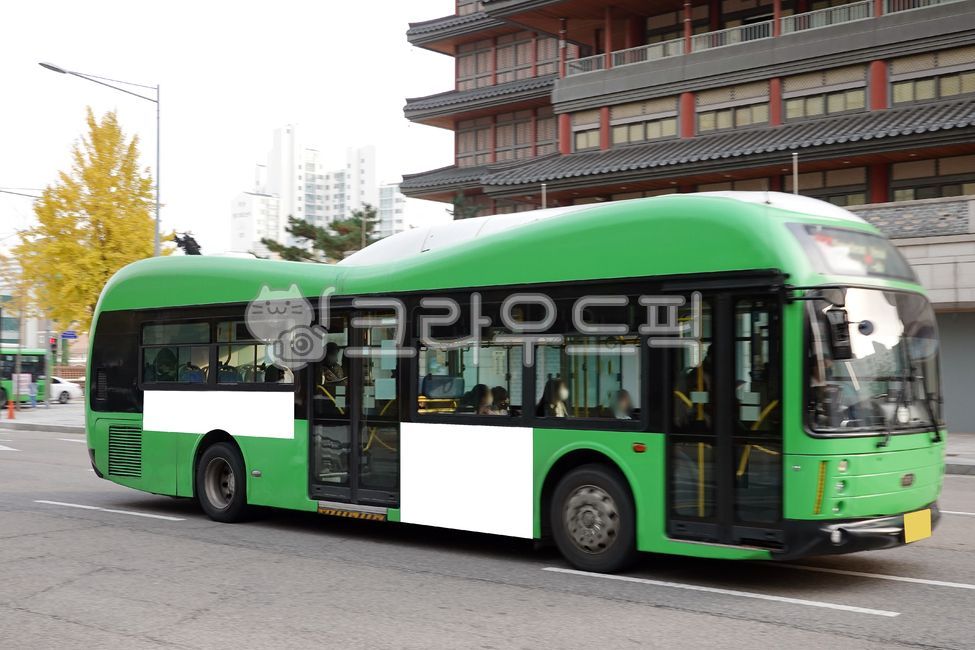 버스,버스광고,목업,목업이미지,광고,광고판,차량광고,시내버스광고,부착광고,옥외광고,판넬,비즈니스,상업광고판,도시배경,사인보드,상업광고,커머셜,비어있는,프레임,광고디자인,빈공간,배경,바탕,백그라운드,사각형광고판,차량,교통수단,bus,busadvertisement,mockup,mockupimage,billboard,vehicleadvertisement,citybusadvertisement,advertisement,outdooradvertisement,panel,business,commercialbillboard,citybackground,signboard,commercialadvertisement,commercial,free,frame,advertisingdesign,emptyspace,background