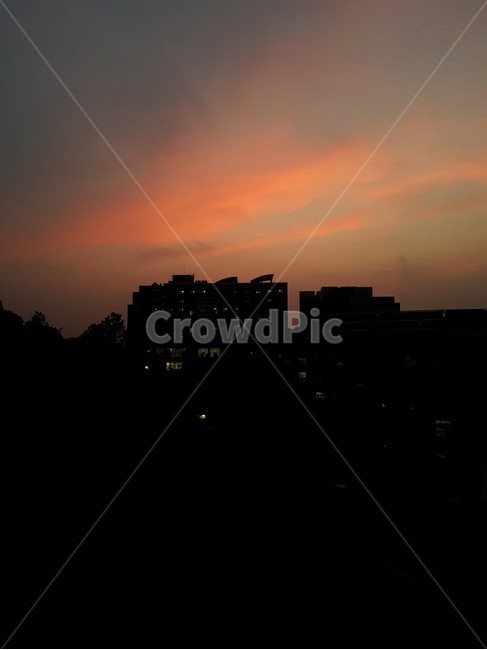 노을,역광,여명,하늘,구름,도시,풍경,city,landscape,실루엣,그림자,silhouette,shadow,nature,자연,outdoors,옥외,sky,red sky,붉은 하늘,dusk,황혼,dawn,새벽,sunset,일몰