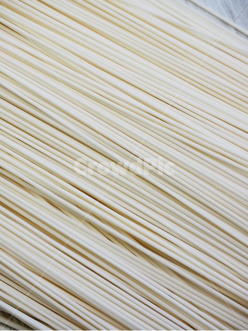 국수,건조식품,말린국수,음식,배경,흰색,한국음식,아시아음식,음식재료,noodle,driedfood,driednoodle,food,background,white,koreanfood,asianfood,foodingredients,음식,식재료,요리,food,cook,meal,dishes,food reserves
