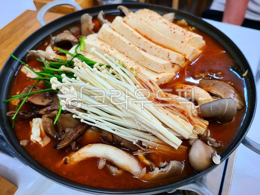 두부,두부전골,전골,두부찌개,한식,한식요리,찌개,전골요리,음식메뉴,식당,한식당,한식메뉴,식재료,요리,food,음식,meal,cook,한국음식,한국요리,koreanfood,koreanmeal,koreancook